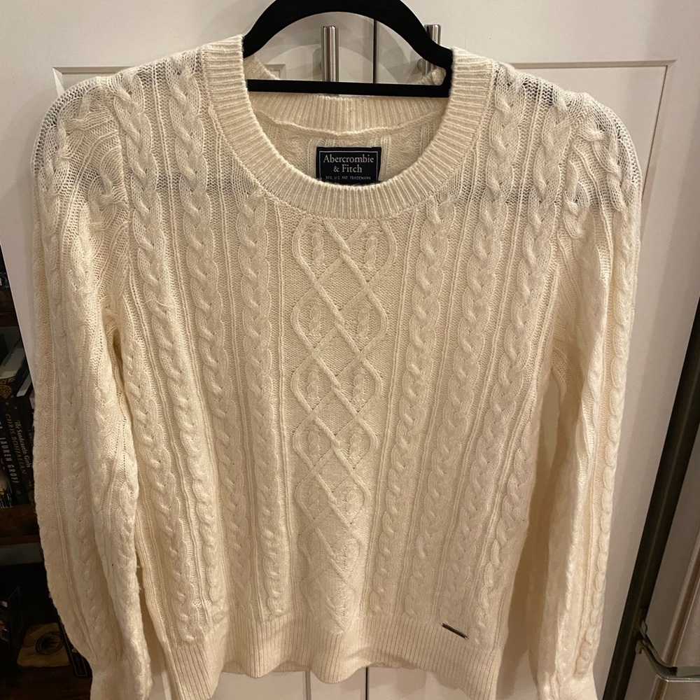 Abercrombie & fitch white / cream sweater